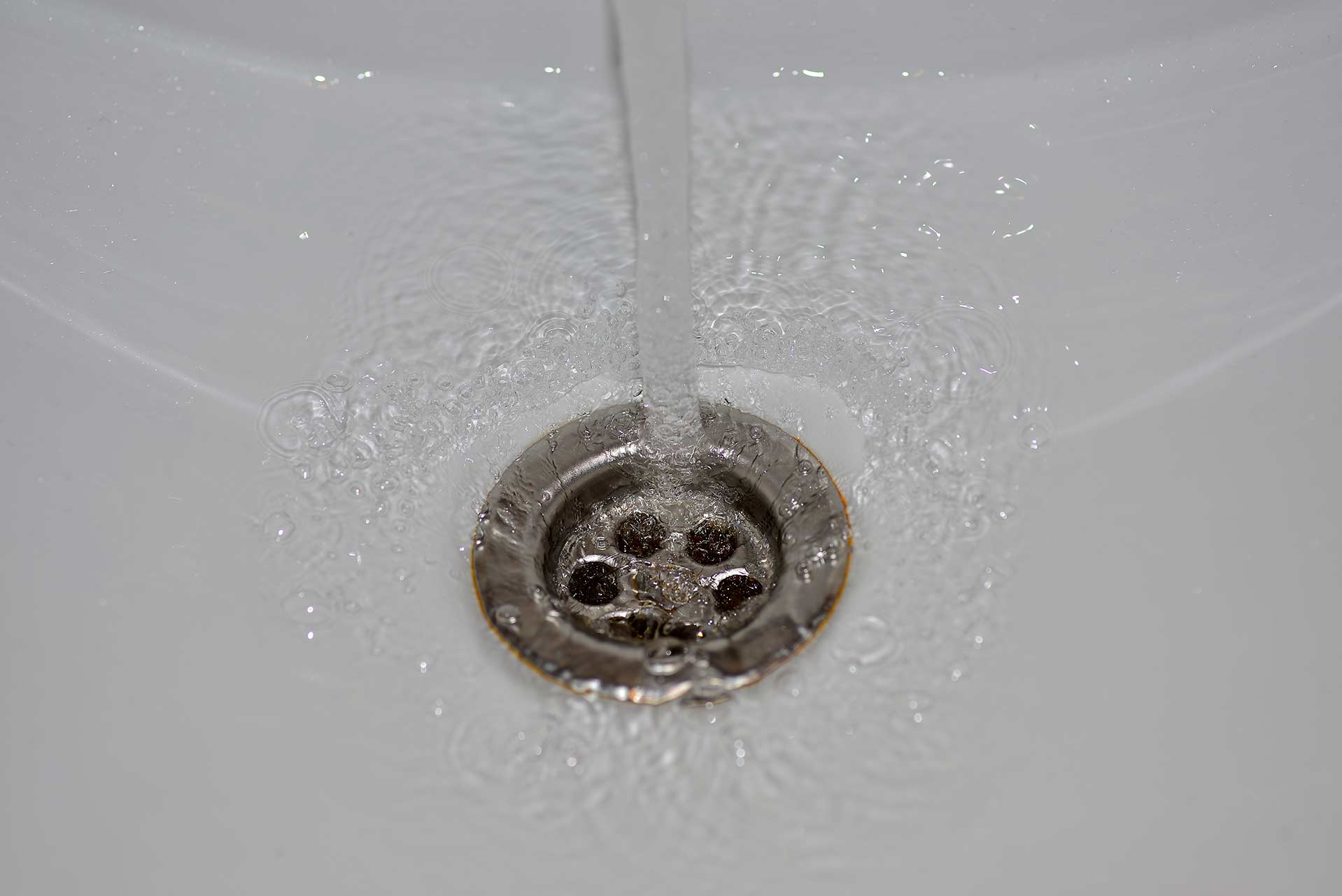 A2B Drains provides services to unblock blocked sinks and drains for properties in Grimsby.